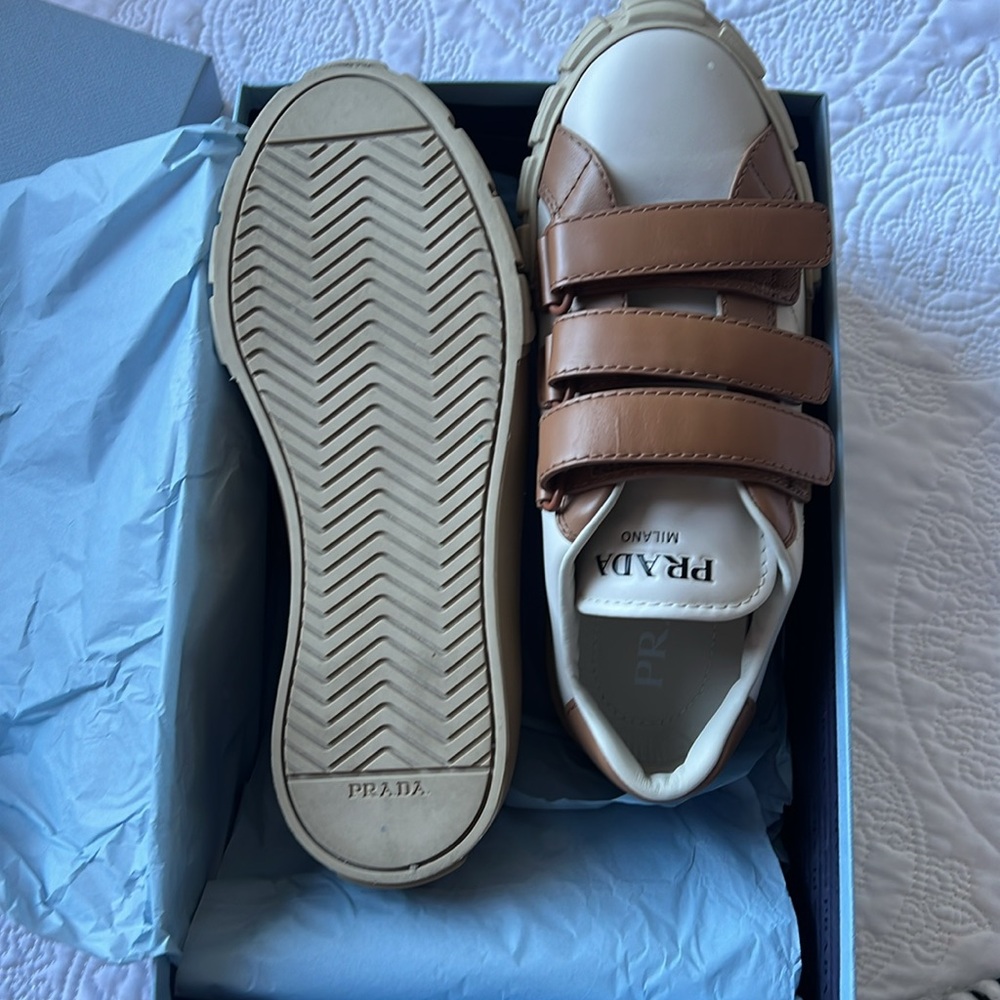 Women’s Prada Calzature Donna Sneakers, size 37.5 - Picture 2 of 5